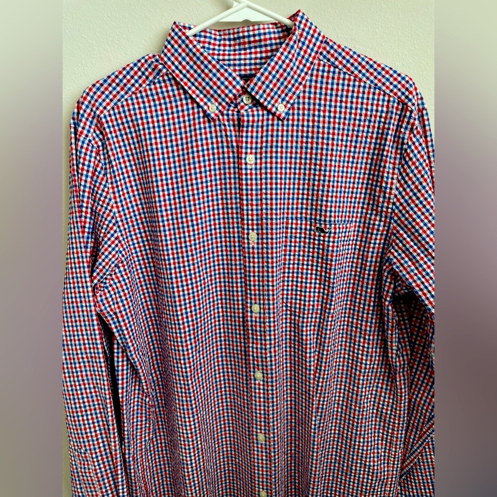 Vineyard Vines Men’s Button Down shirt